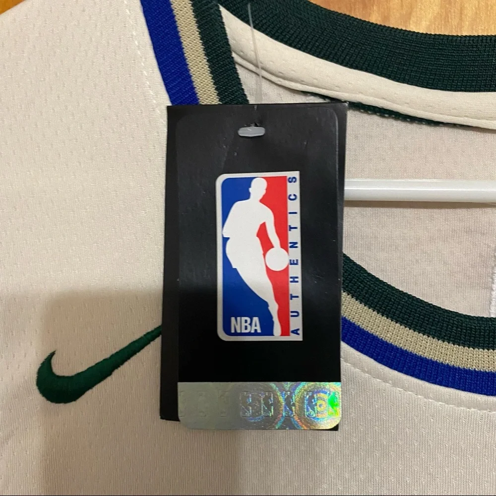NWT Cream City Milwaukee Bucks Jersey w/ Harley-Davidson & Nike Logos - Picture 8 of 11
